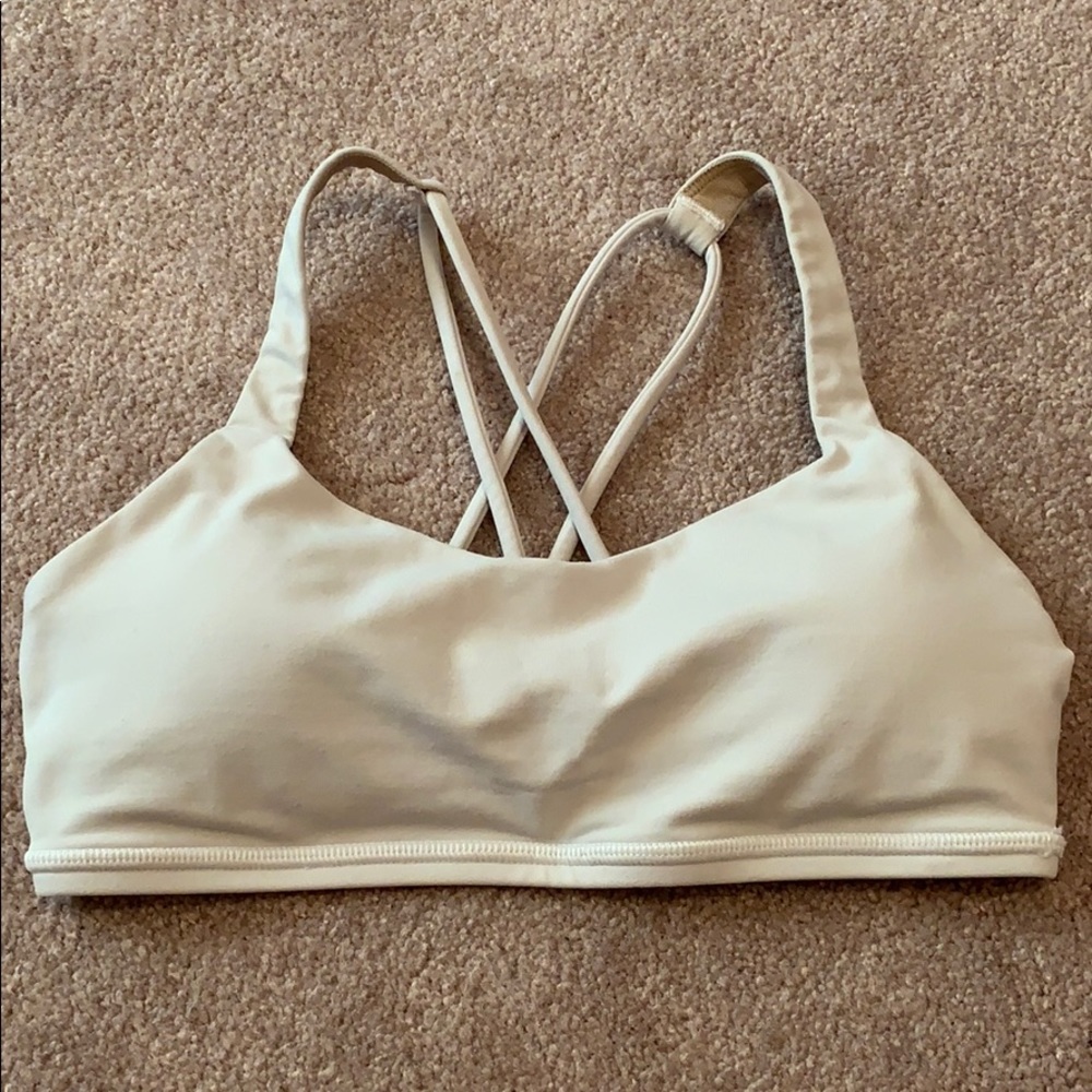 Lululemon free to be sports bra